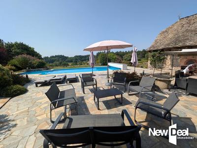 Propriété - 230 m² - 10 pièces