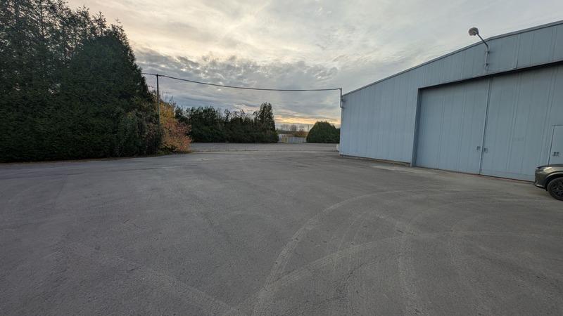 Bureau - 894 m² - 5 pièces