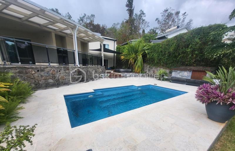 Villa - 200 m² - 5 pièces