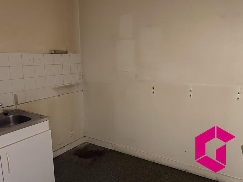 Local commercial - 99 m² - 6 pièces