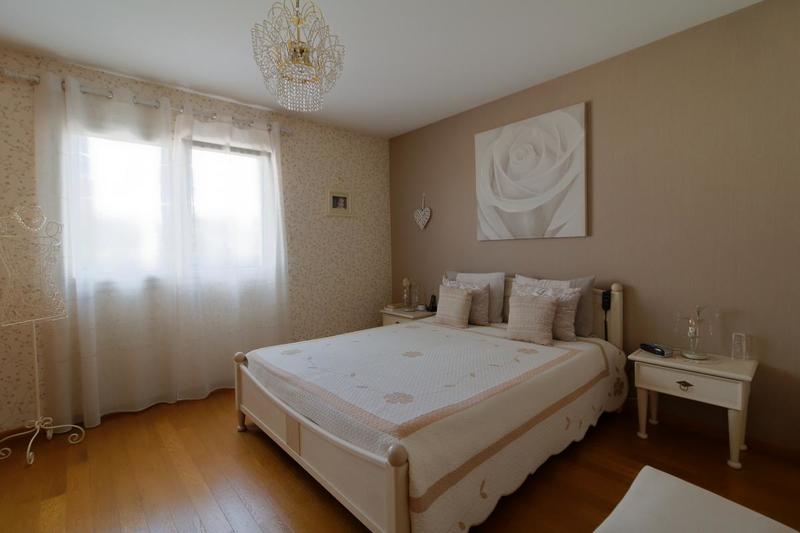 Maison - 215 m² - 7 pièces