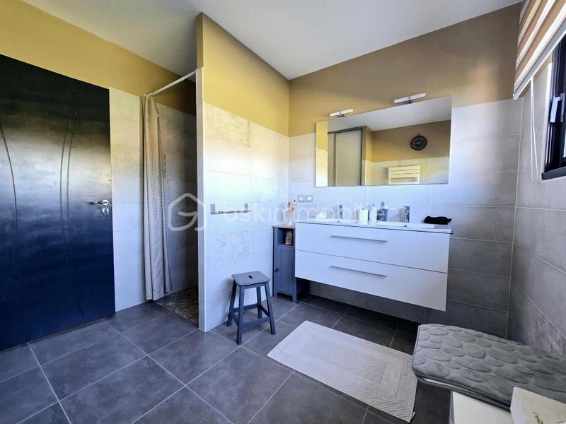 Maison - 190 m² - 5 pièces