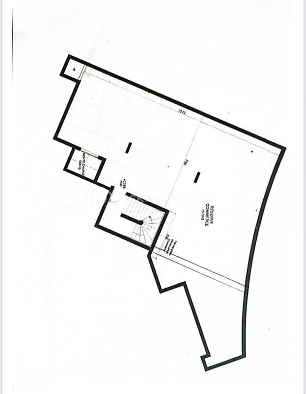 Local commercial - 422 m² - 2 pièces