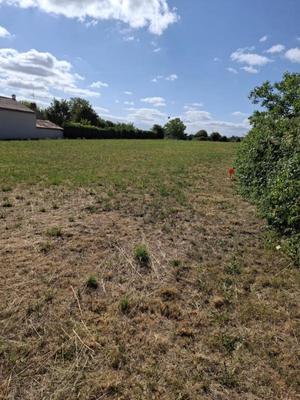 Terrain constructible - 1 700 m²