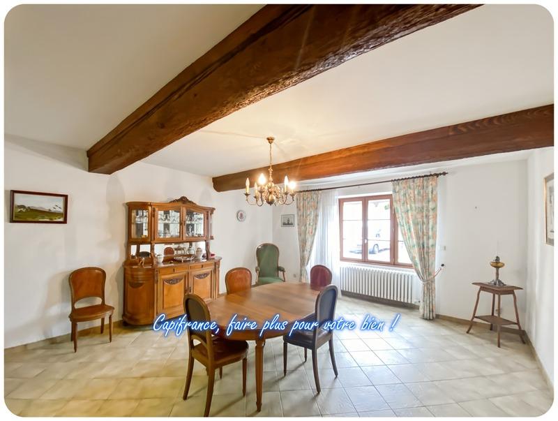 Maison de village - 473 m² - 12 pièces
