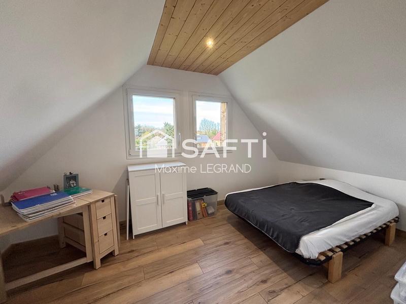 Maison - 99 m² - 5 pièces