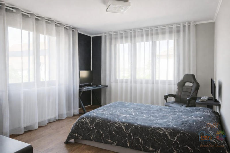 Appartement - 129 m² - 5 pièces