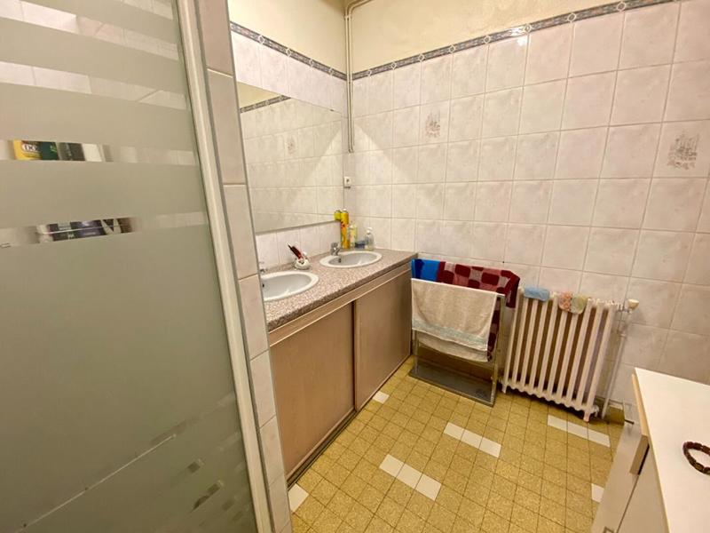 Maison - 210 m² - 9 pièces