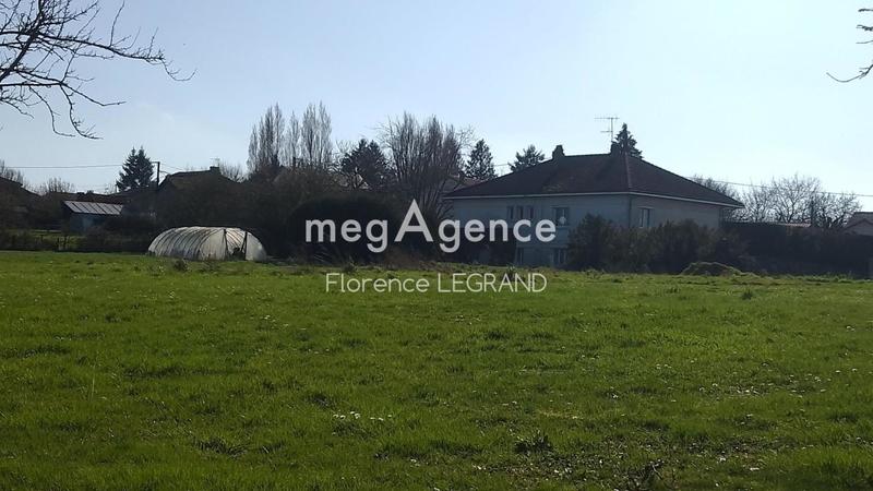 Terrain constructible - 1 610 m²