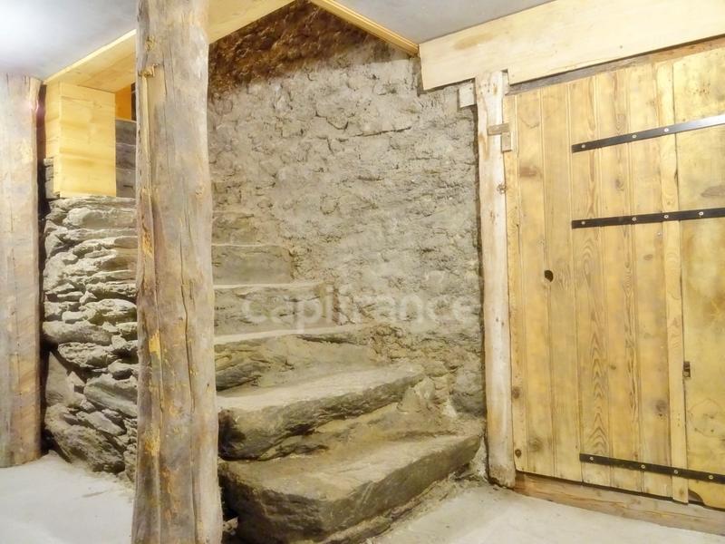 Maison en pierre - 274 m² - 8 pièces