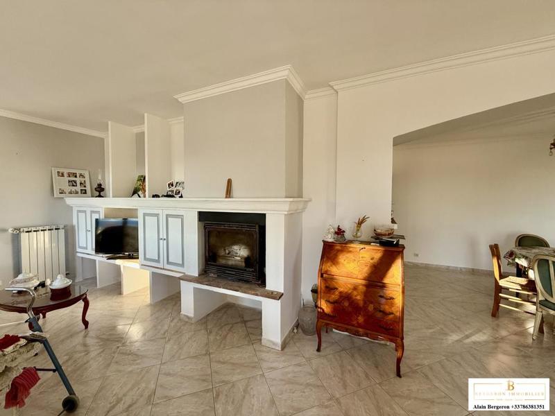 Maison - 220 m² - 5 pièces