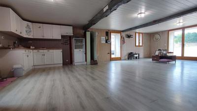 Maison - 140 m² - 8 pièces