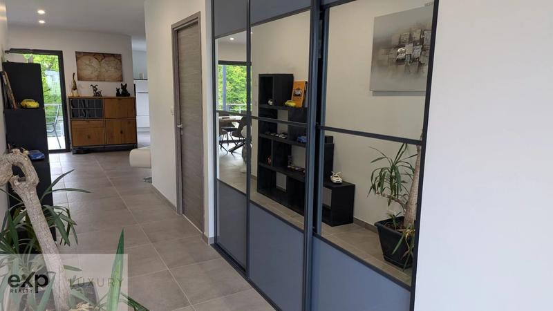 Maison - 180 m² - 6 pièces