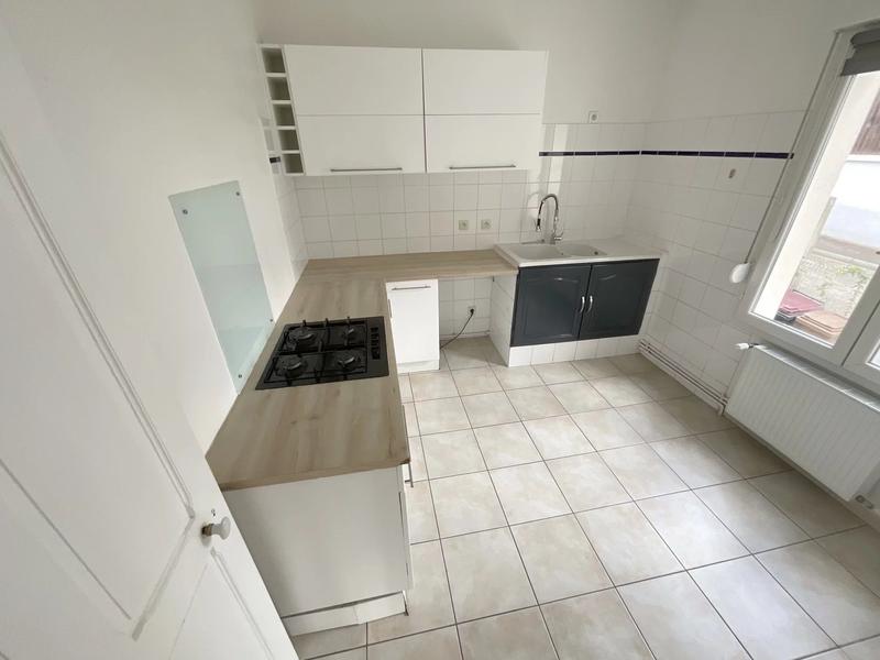 Maison - 99 m² - 5 pièces