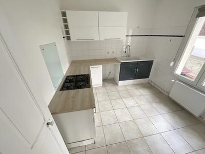 Maison - 99 m² - 5 pièces