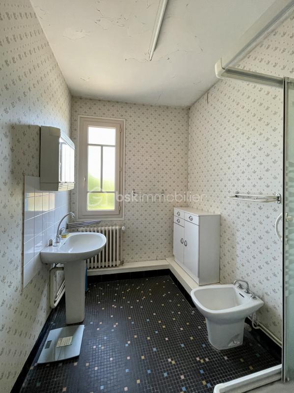 Maison - 180 m² - 7 pièces