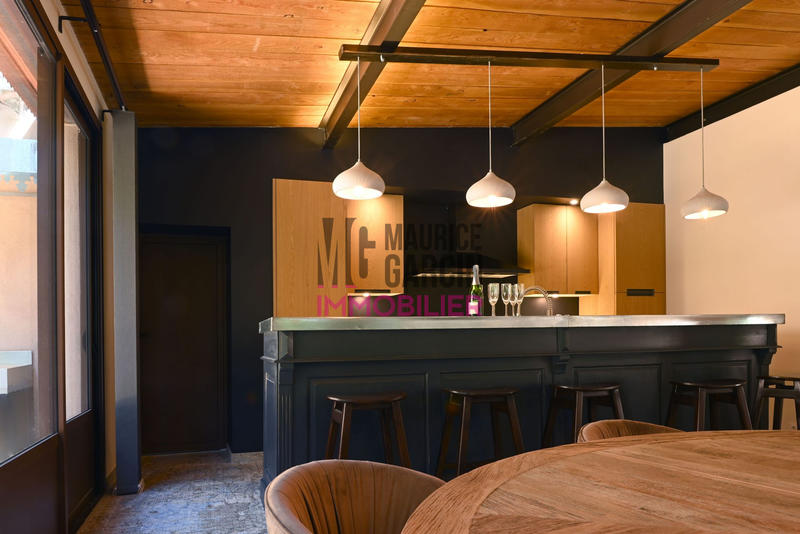 Maison - 200 m² - 8 pièces