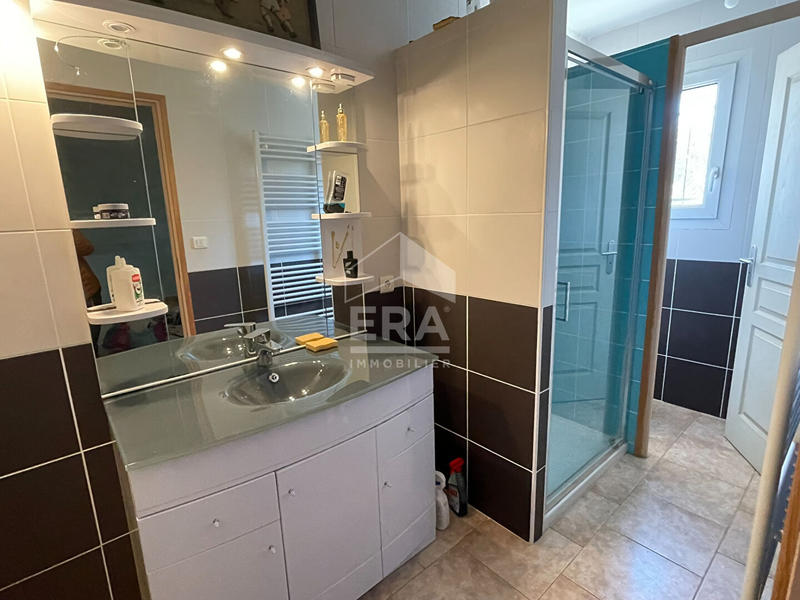 Local commercial - 845 m² - 17 pièces