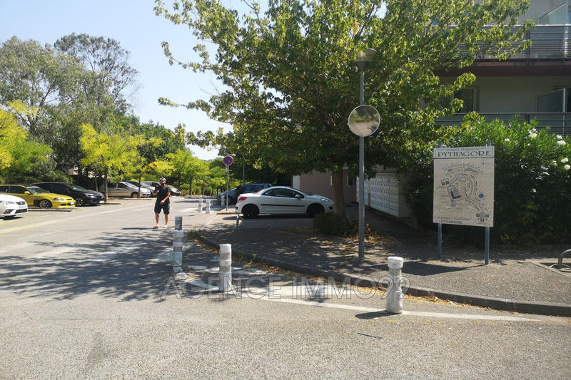 Parking / Garage - 12 m²