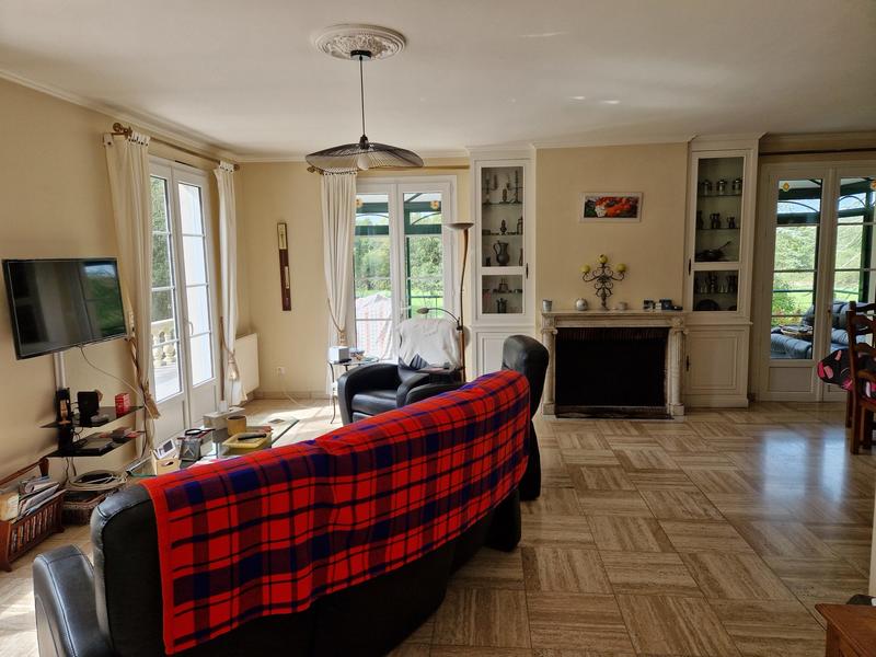 Maison - 185 m² - 7 pièces