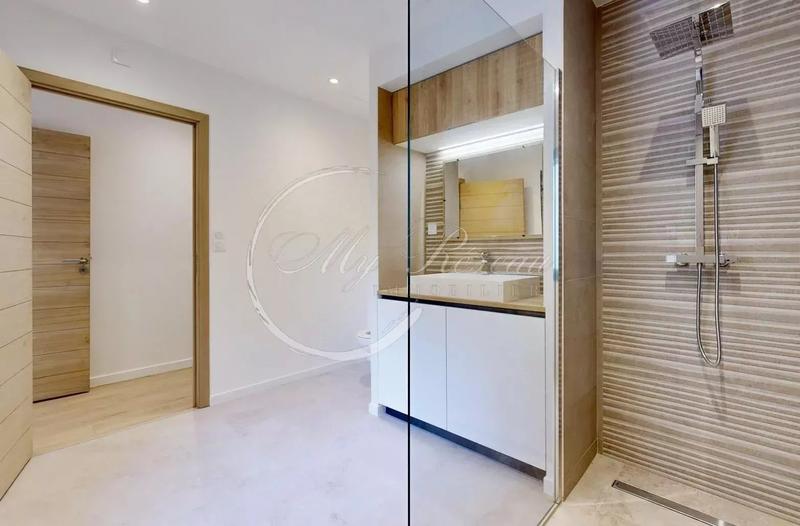 Propriété - 210 m² - 5 pièces