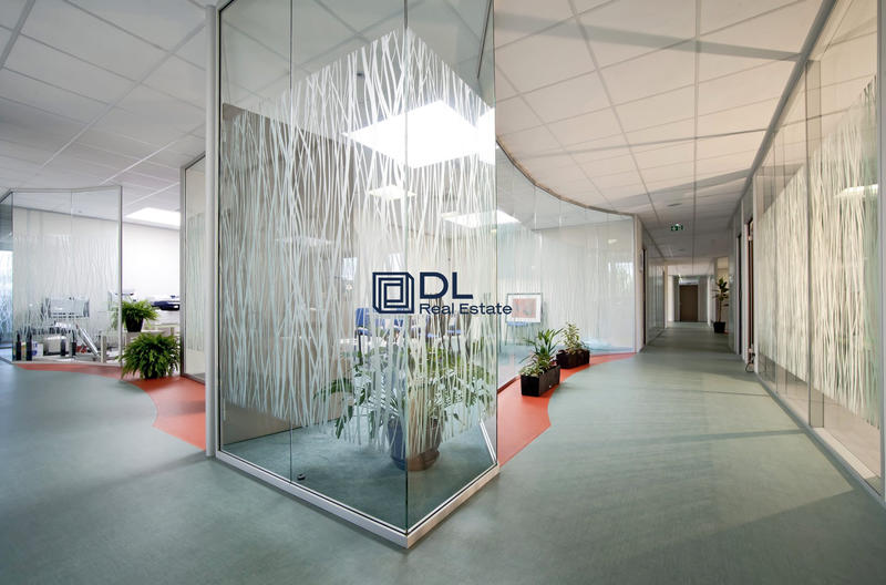 Entrepôt - 1 500 m²