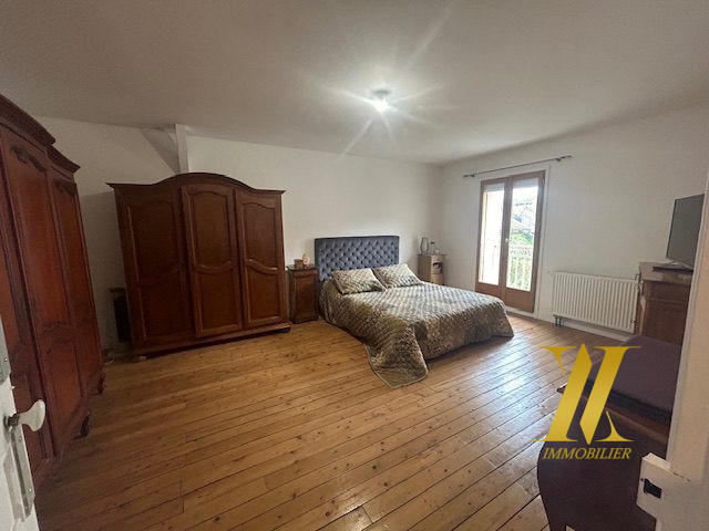 Maison ancienne - 195 m² - 7 pièces