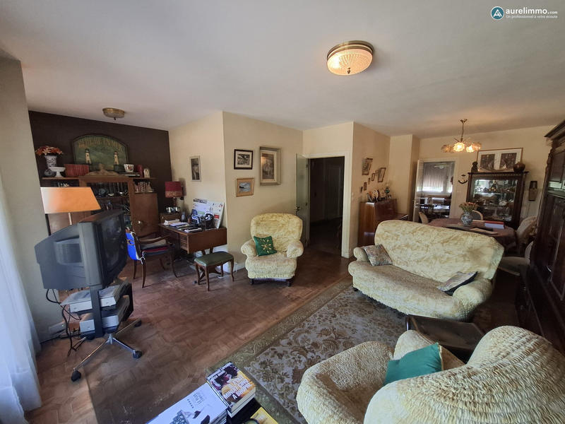 Maison - 200 m² - 7 pièces