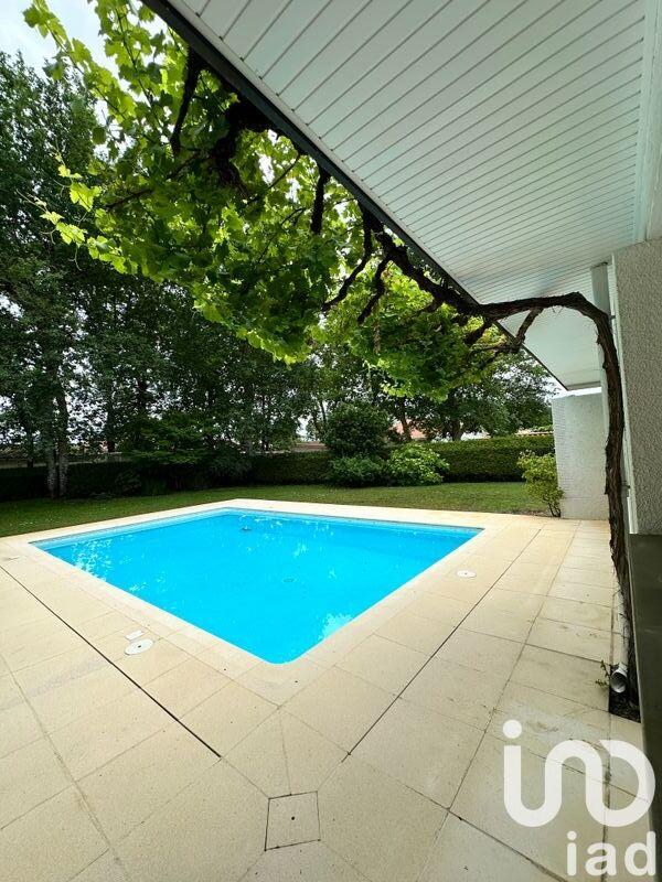 Maison - 252 m² - 8 pièces