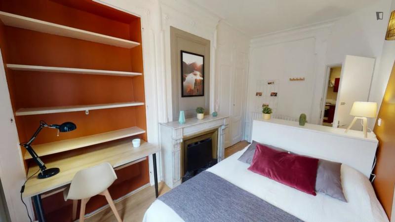 Chambre - 11 m² - 5 pièces