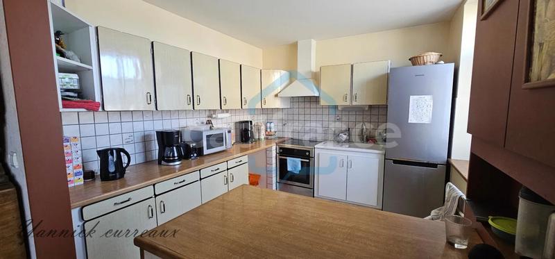 Maison - 244 m² - 9 pièces