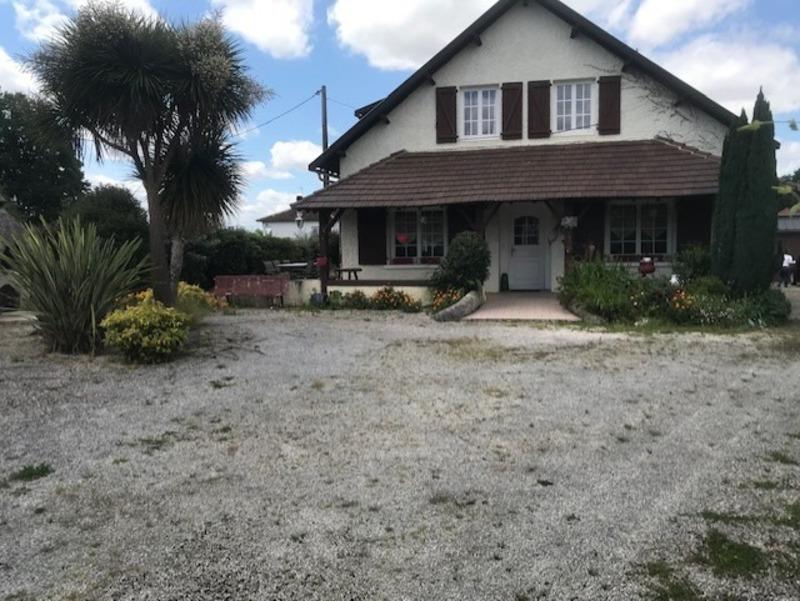 Maison - 198 m² - 8 pièces