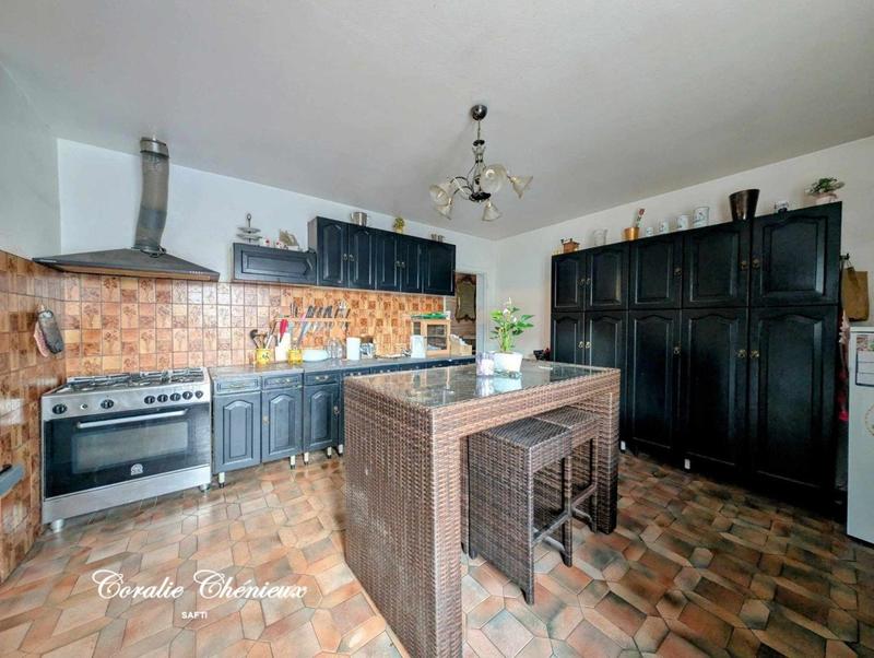 Maison - 187 m² - 6 pièces