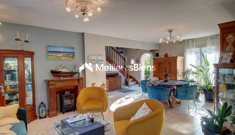 Maison - 137 m² - 6 pièces