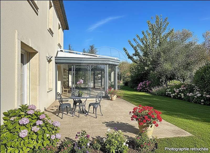 Maison - 250 m² - 7 pièces