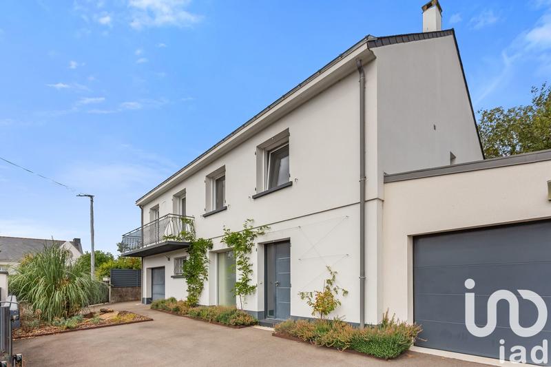 Maison - 198 m² - 9 pièces