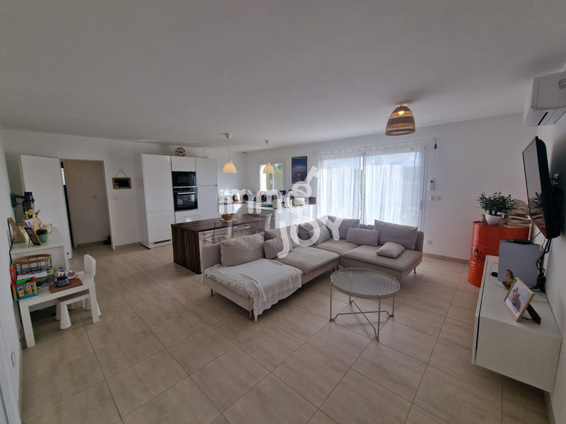 Maison - 93 m² - 4 pièces