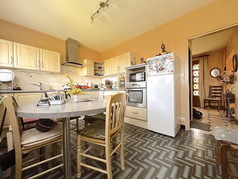 Maison - 260 m² - 8 pièces