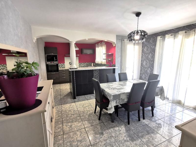 Maison - 181 m² - 7 pièces