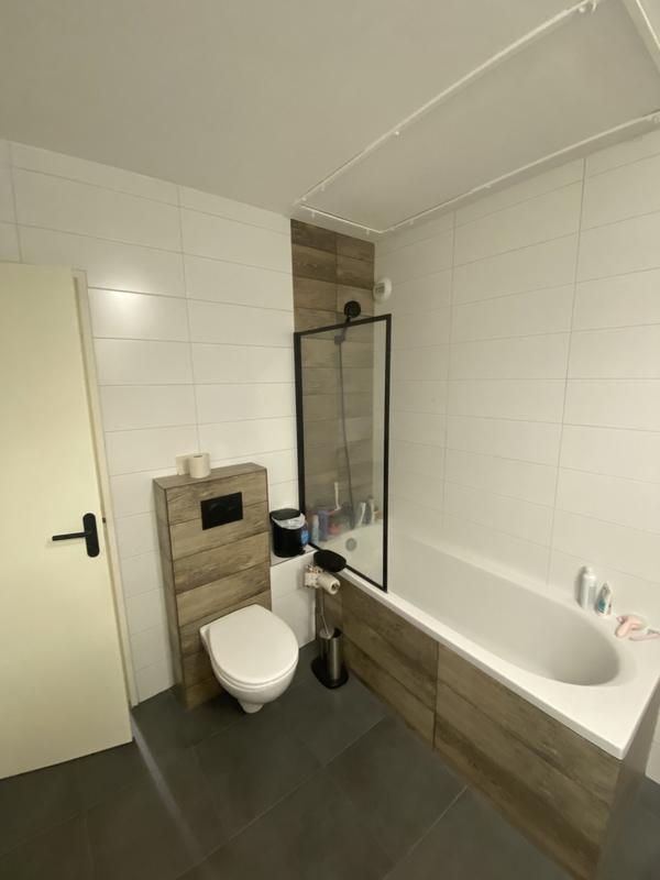 Appartement - 97 m² - 6 pièces