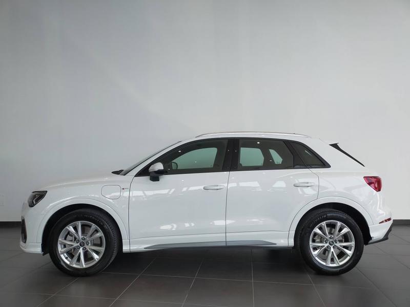 Audi Q3 45 TFSIe 245 ch s tronic 6 s line