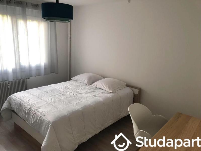 Chambre - 14 m² - 1 pièce