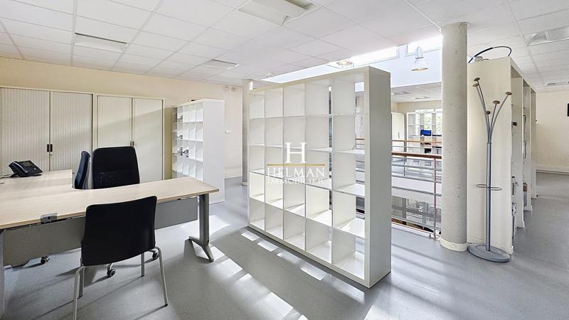 Bureau - 302 m²