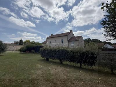 Maison - 280 m² - 10 pièces