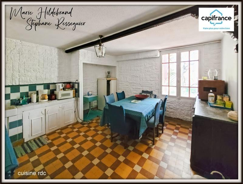 Maison - 254 m² - 12 pièces