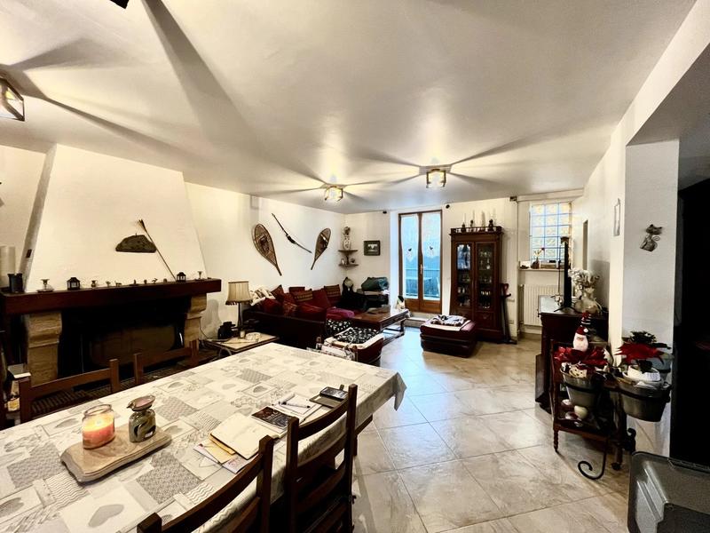 Maison - 200 m² - 6 pièces