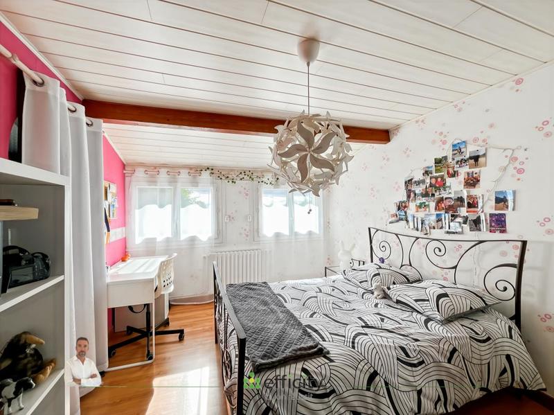 Villa - 206 m² - 9 pièces