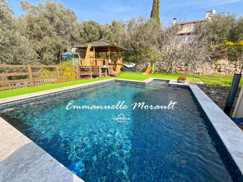 Propriété - 152 m² - 6 pièces