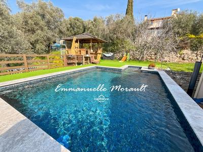 Propriété - 152 m² - 6 pièces