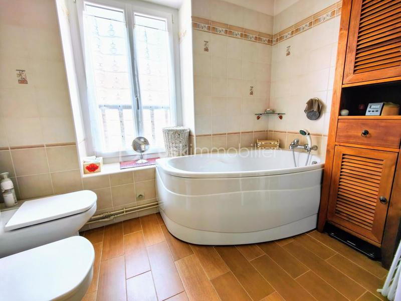 Corps de ferme - 296 m² - 15 pièces